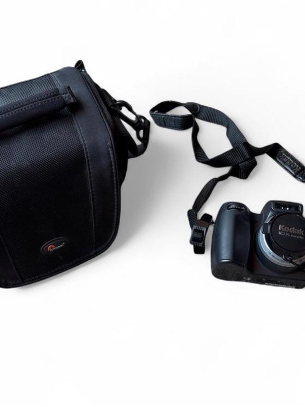 Kodak Compact Camera with Black Shoulder Carry Bag